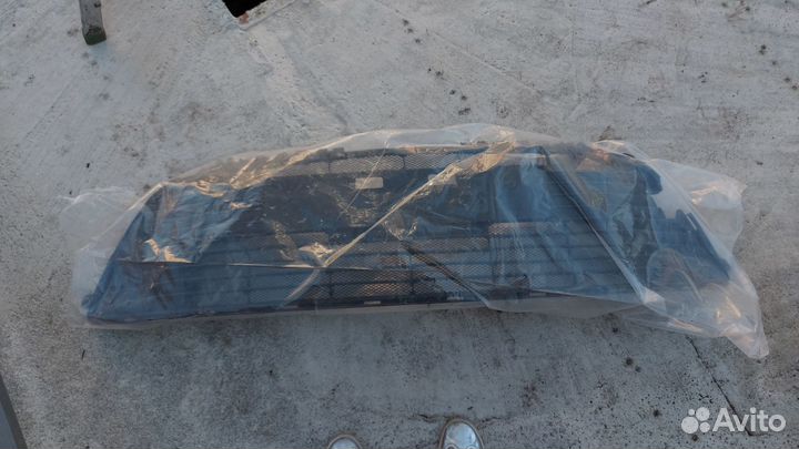 Решетка переднего бампера Toyota Corolla E210