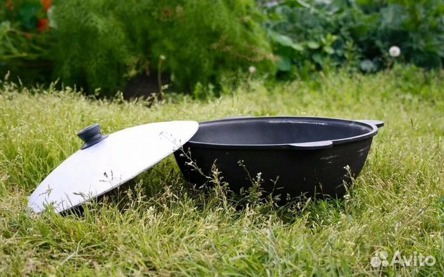 Чугунный казан на 10 литров с алюминиевой крышкой