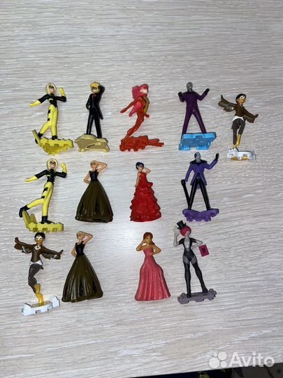 Коллекция из киндер сюрприза леди баг