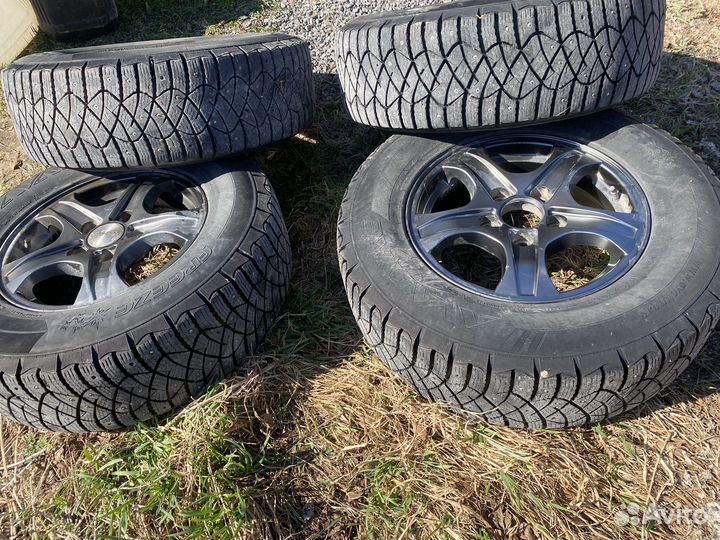 Avatyre Freeze 235/70 R16