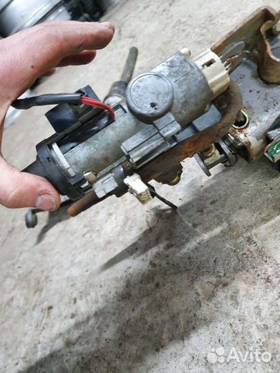 Замок зажигания на инфинити фх35 2004г