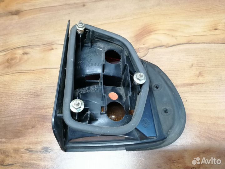 Задний левый фонарь Renault Safrane 1