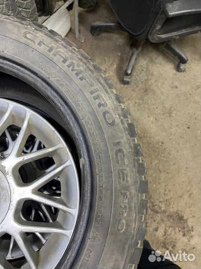 GT Radial Champiro IcePro 225/55 R17