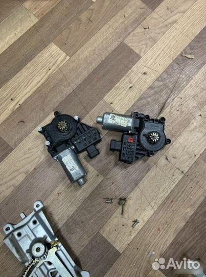 Моторчик стеклоподъёмника Opel Astra H