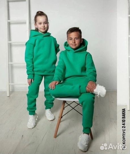 Костюм новый 134-140