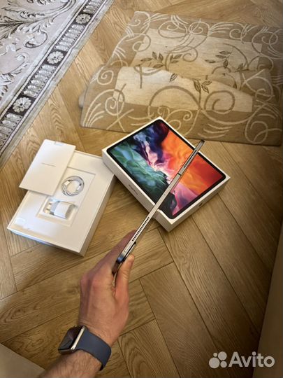 iPad pro 12.9 2020 256 + Magic Keyboard