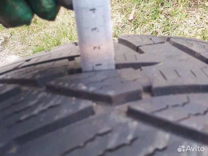 Goodyear UltraGrip 275/40 R20 102H