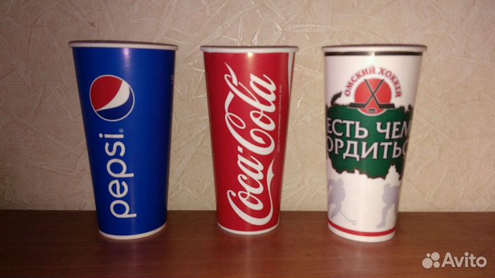 Бумажный стакан