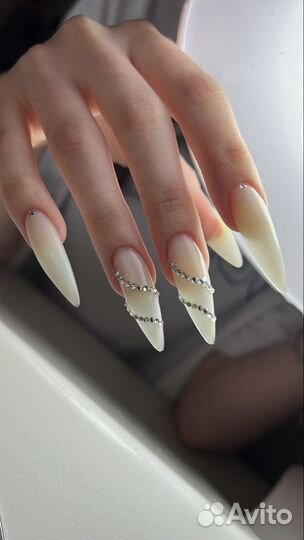 Маникюр, наращивание ногтей