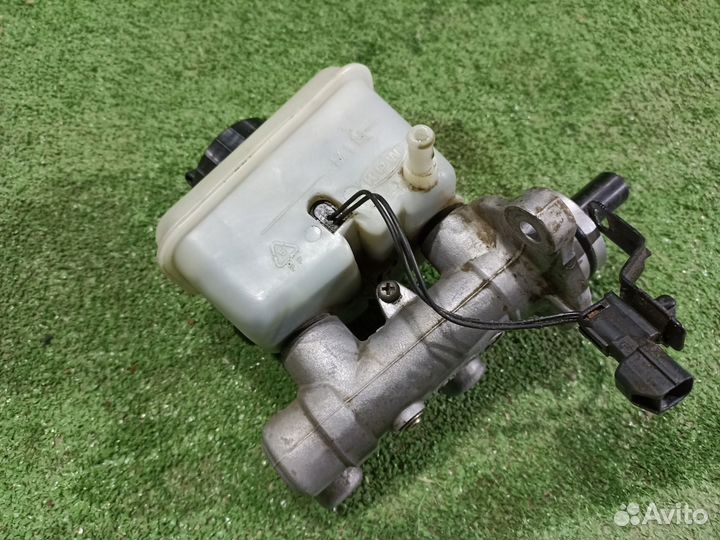 Главный тормозный цилиндр Kia Spectra SD 1.6 2008