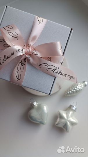 Брендированная лента с надписью логотипом