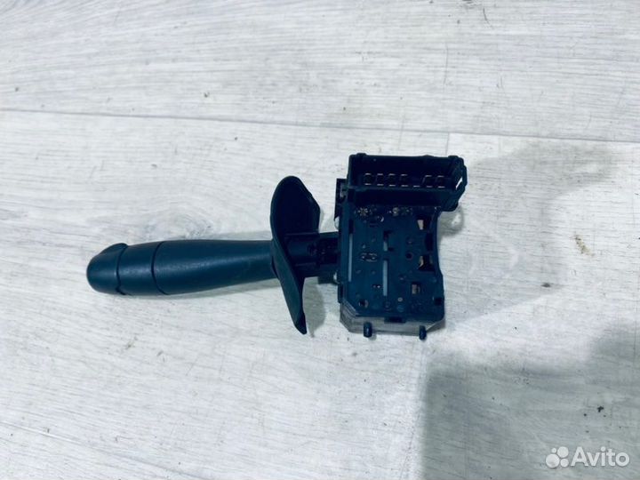 Переключатель стеклоочистителей LADA Largus