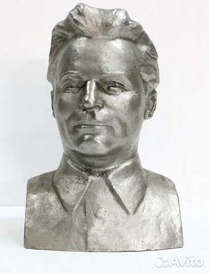 Бюст. Киров. Скульптор Теплов