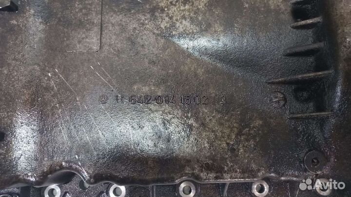 Поддон верхний Mercedes W251 R-class 642