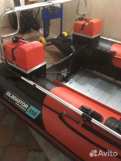 Моторная лодка gladiator HD 350