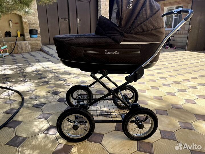 Прогулочная коляска