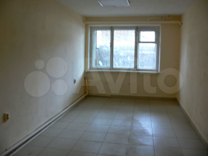 Торговое помещение, 310 м²