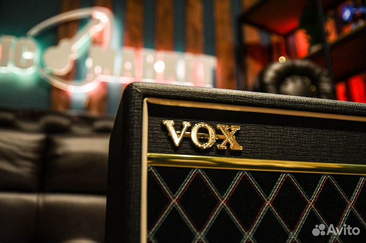 Комбоусилитель / Комбик басовый + Аксессуары