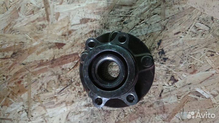 Ступица передняя Nissan X-Trail NT-31 2.0 MR20DE