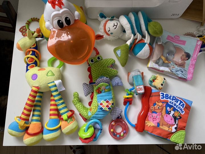 Игрушки для малышей пакетом