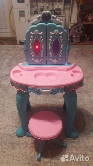 Туалетный столик для девочки