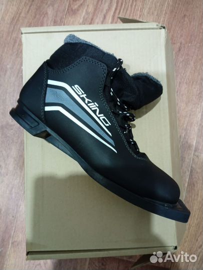 Лыжные ботинки