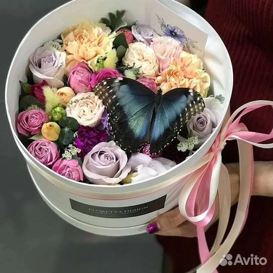 Живые бабочки на 8 марта предзаказ