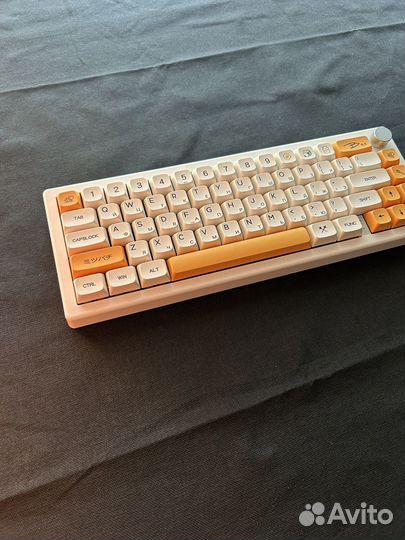 Клавиатура GMK67, Gateron Milky Yellow