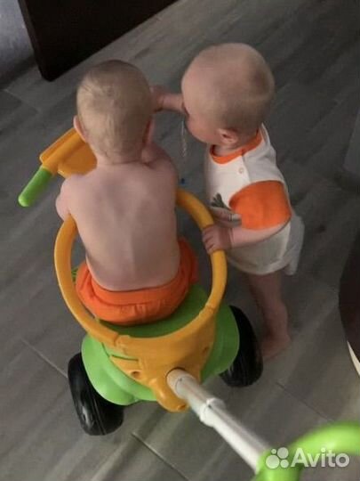 Трехколесный велосипед с родительской ручкой