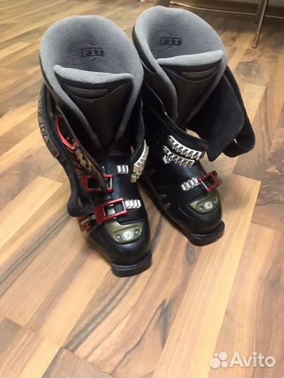 Горнолыжные ботинки