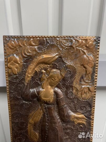 Картина чеканка СССР девушка