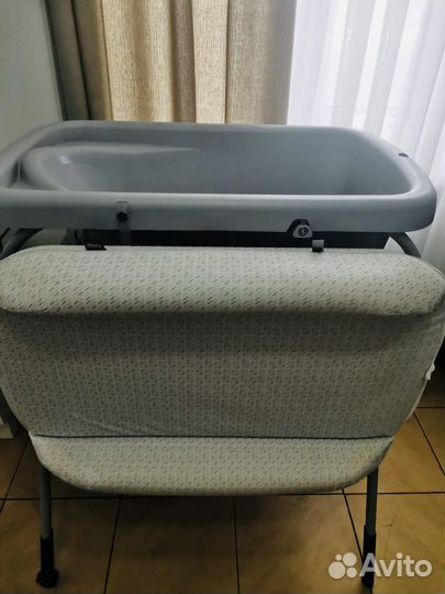 Пеленальный столик с ванночкой Chicco