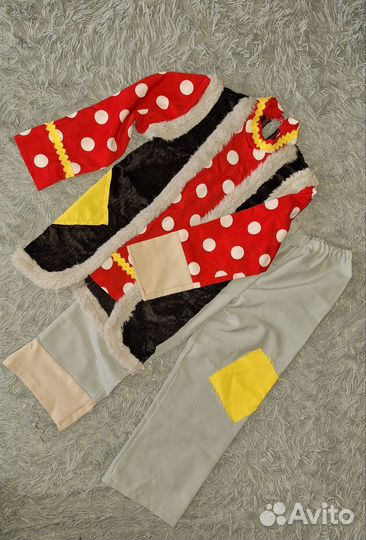 Карнавальные костюмы 2 на прокат