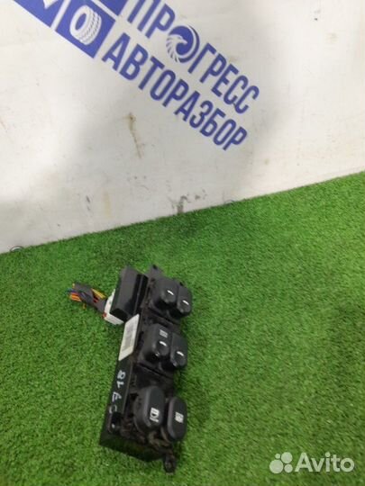 Блок управления стеклоподъемниками передний правый