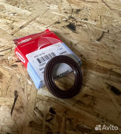 Сальник распредвала 28x42x5 Renault Megane corteco