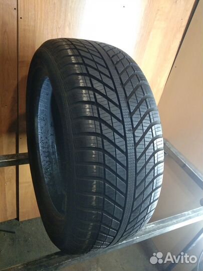 Goodyear Vector 4Seasons 225/50 R17