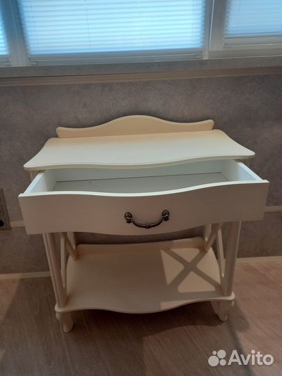 Туалетный столик