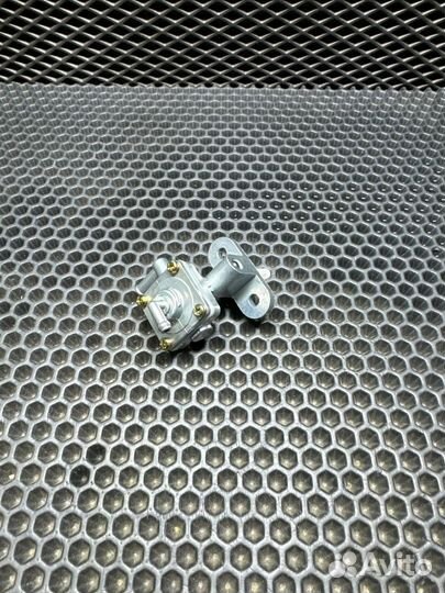 Краник бензобака Suzuki GSX-R600/750, SV650