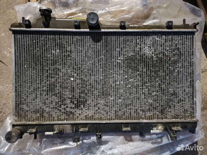 Радиатор охлаждения двигателя Subaru Impreza WRX