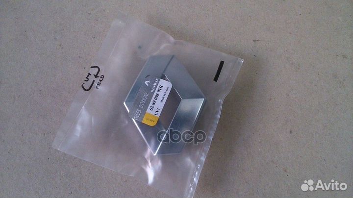 Эмблема ромб пер. Logan с 10 года OE 628909891R