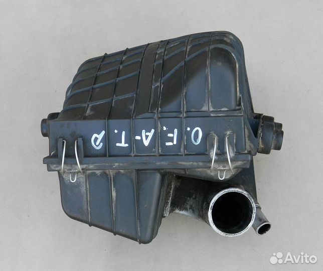 Корпус воздушного фильтра Opel Frontera A 2.3TD