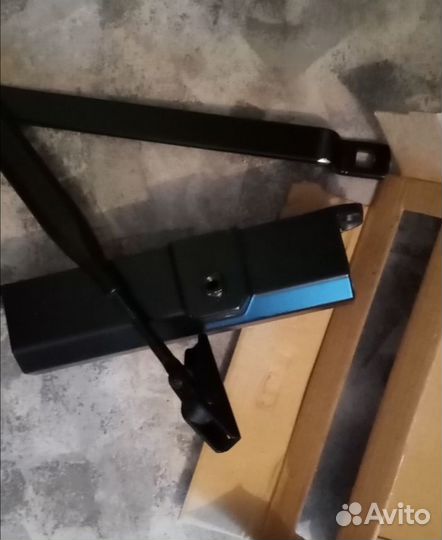 Доводчик для двери