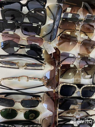 Очки солнечные, в подарок чехол для очков каждому