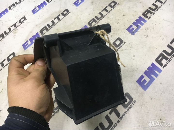 Вещевой ящик Форд Фьюжен