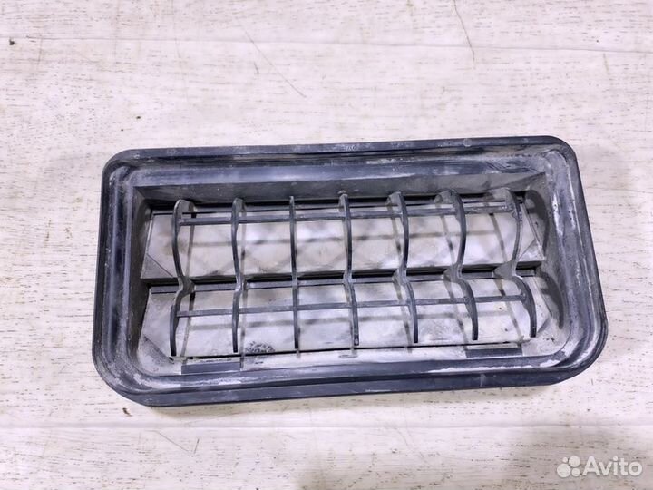 Решетка вентиляционная Volkswagen Jetta седан BSE