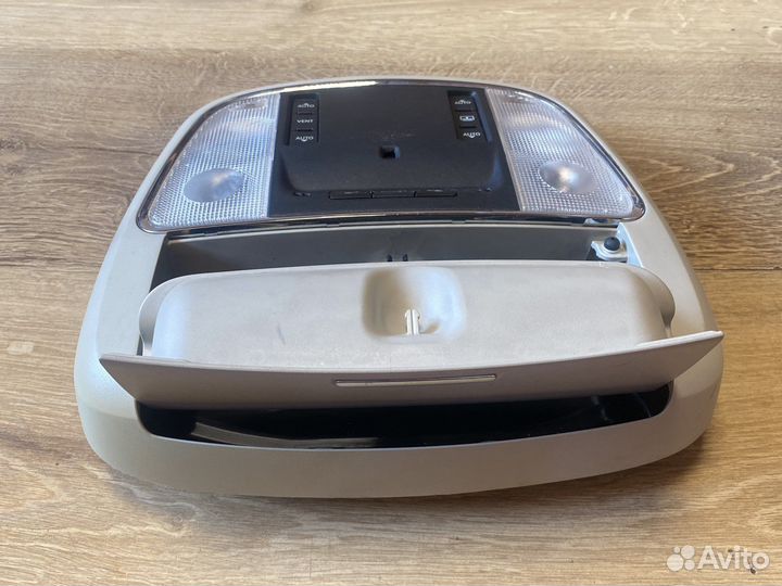 Jeep grand cherokee wk2 плафон салонный