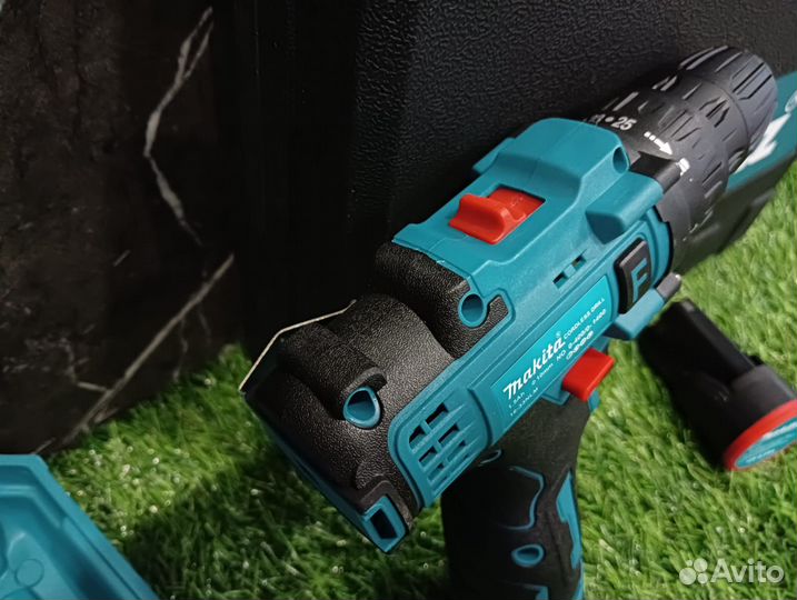 Шуруповерт Makita 18v