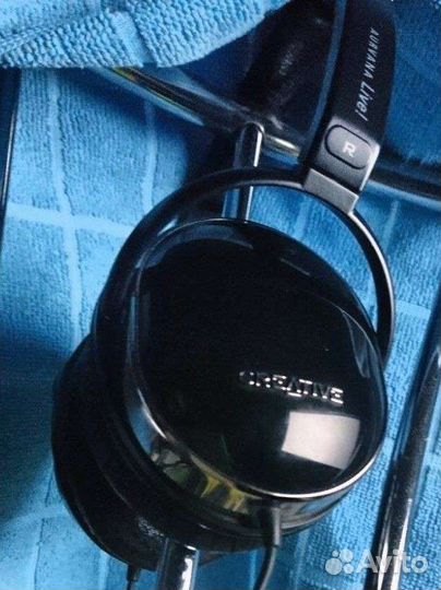 Creative Aurvana Live