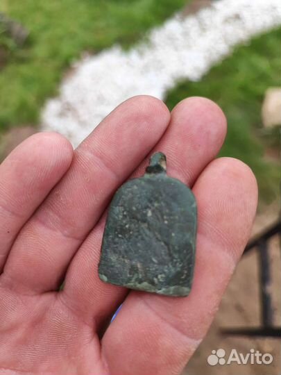 Нательная икона