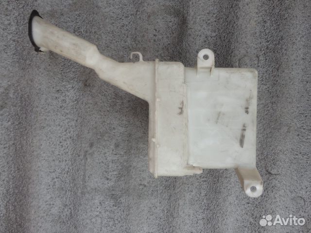Бачок омывателя Toyota Fun Cargo 1999-2005
